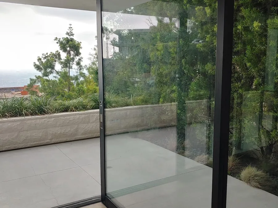 Fleetwood pocket sliding doors at a corner condition