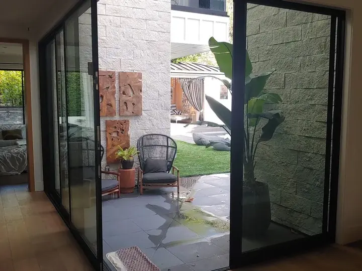 Fleetwood thermally broken sliding doors, Los Angeles installation