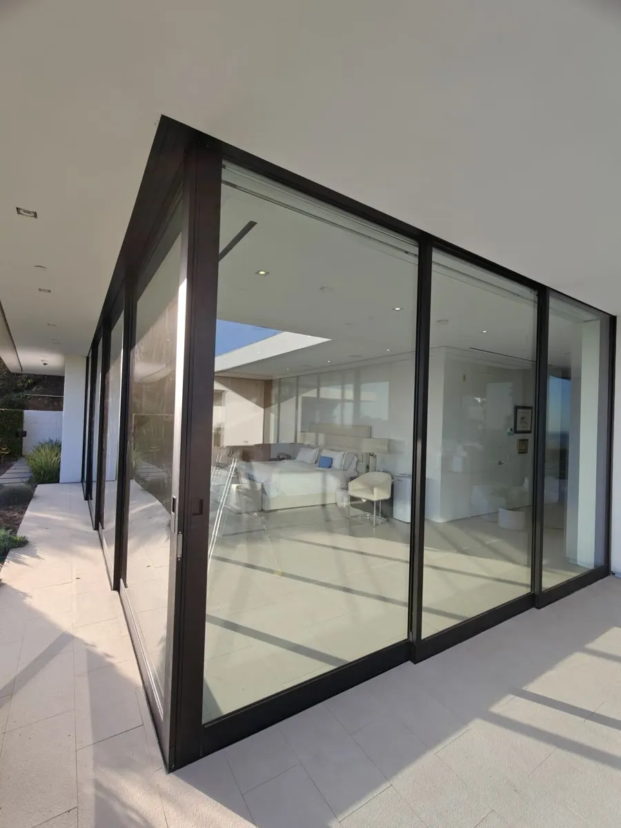 Fleetwood corner sliding door serviced by Versa Glass Co. in Los Angeles