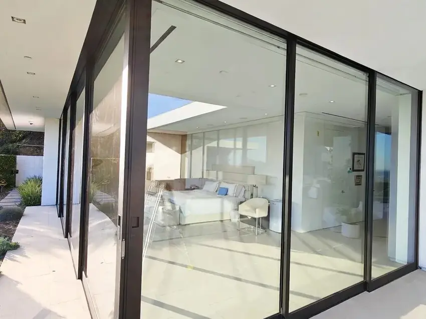 Fleetwood corner window wall in a Los Angeles home